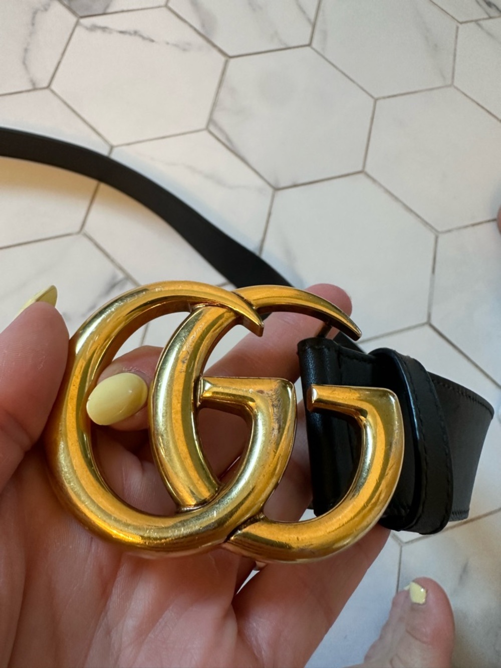 Gucci Black Leather Belt with Gold Double G Buckle - Picture 3 of 3